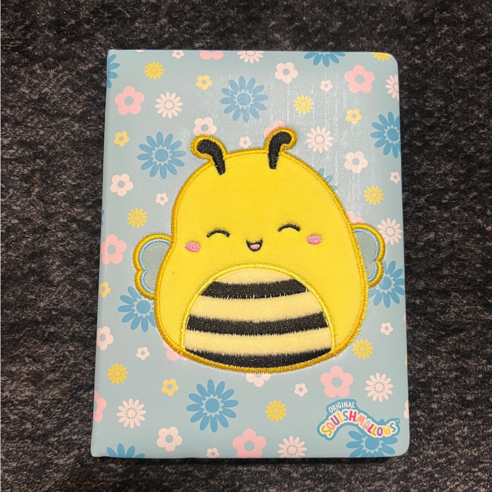 💜 Journal - Squishmallows Sunny Activity Notebook